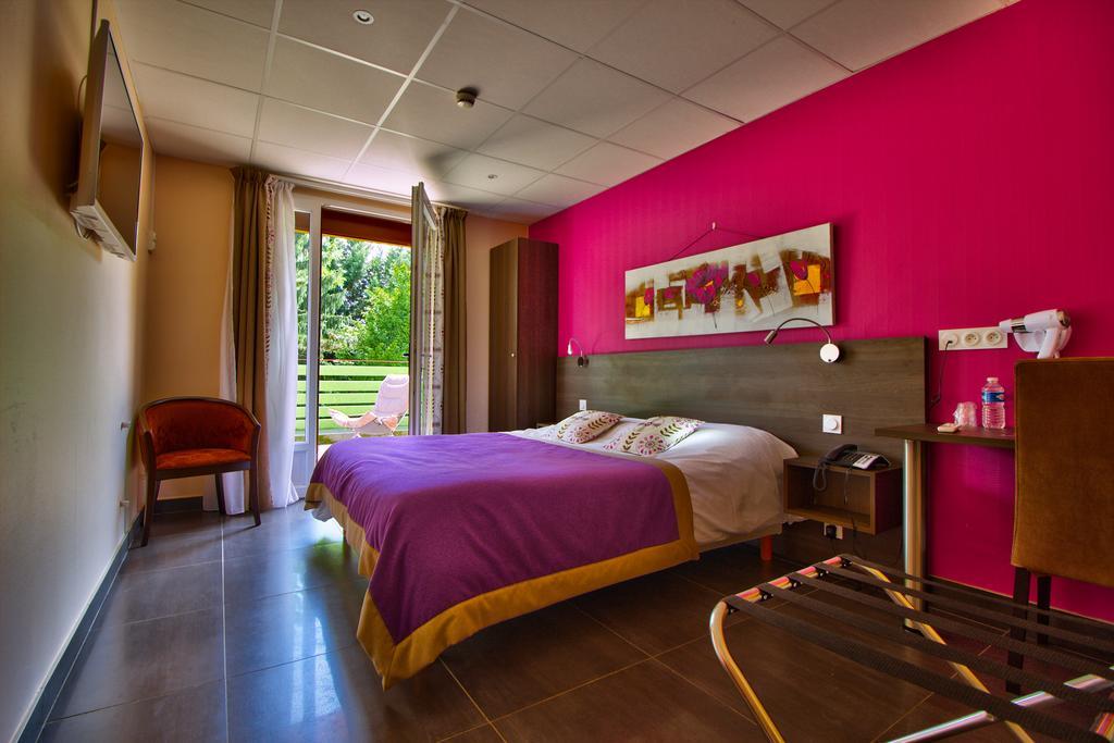Logis Hotel Restaurant Le Chalet Du Mont Roland Sampans Exterior foto