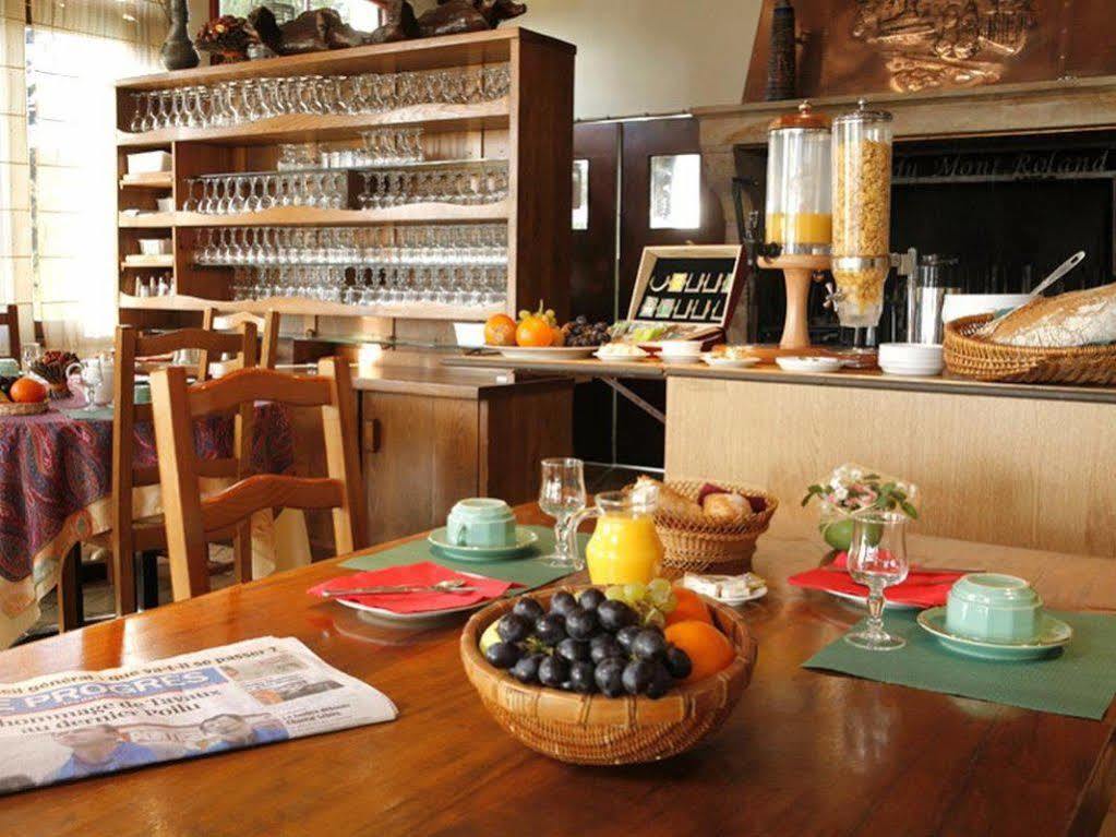 Logis Hotel Restaurant Le Chalet Du Mont Roland Sampans Exterior foto